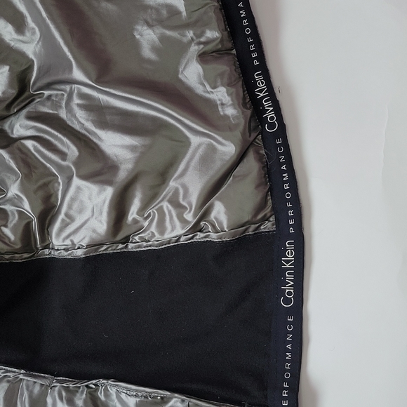Calvin Klein Performance Metallic Granite Down Vest/SIZE M. - Picture 14 of 15